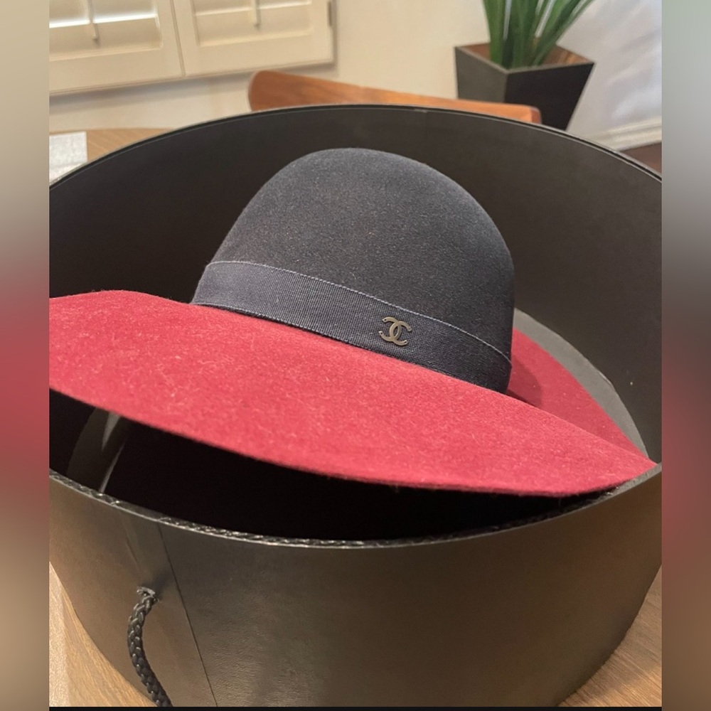 Chanel Wide Brim wool felt hat with coco ribbon